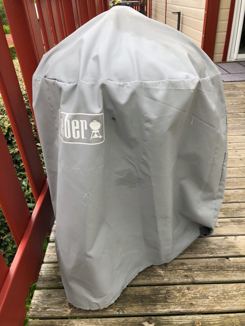 Weber BBQ bij Chalet 13 / PRL 13 bij Camping Le Talouch in de Gers, zuid Frankrijk